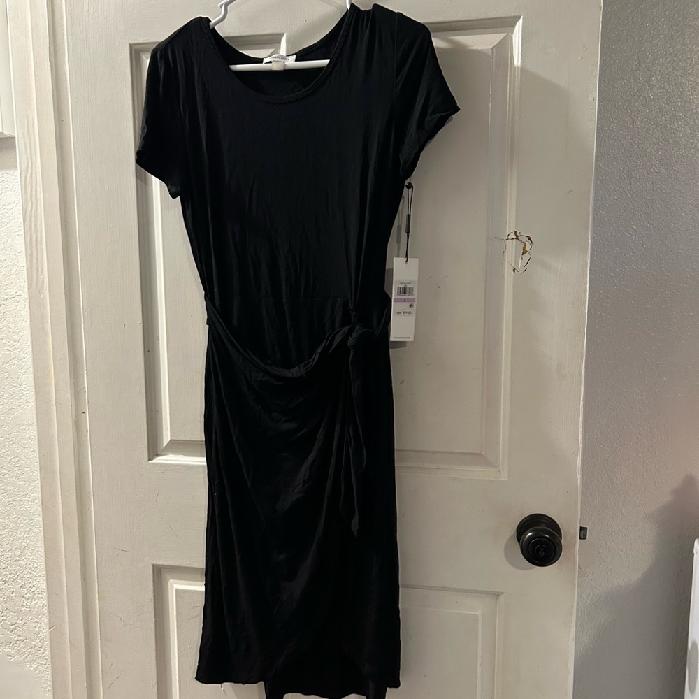 Black Short-Sleeve Knot Waist Dress - Women
